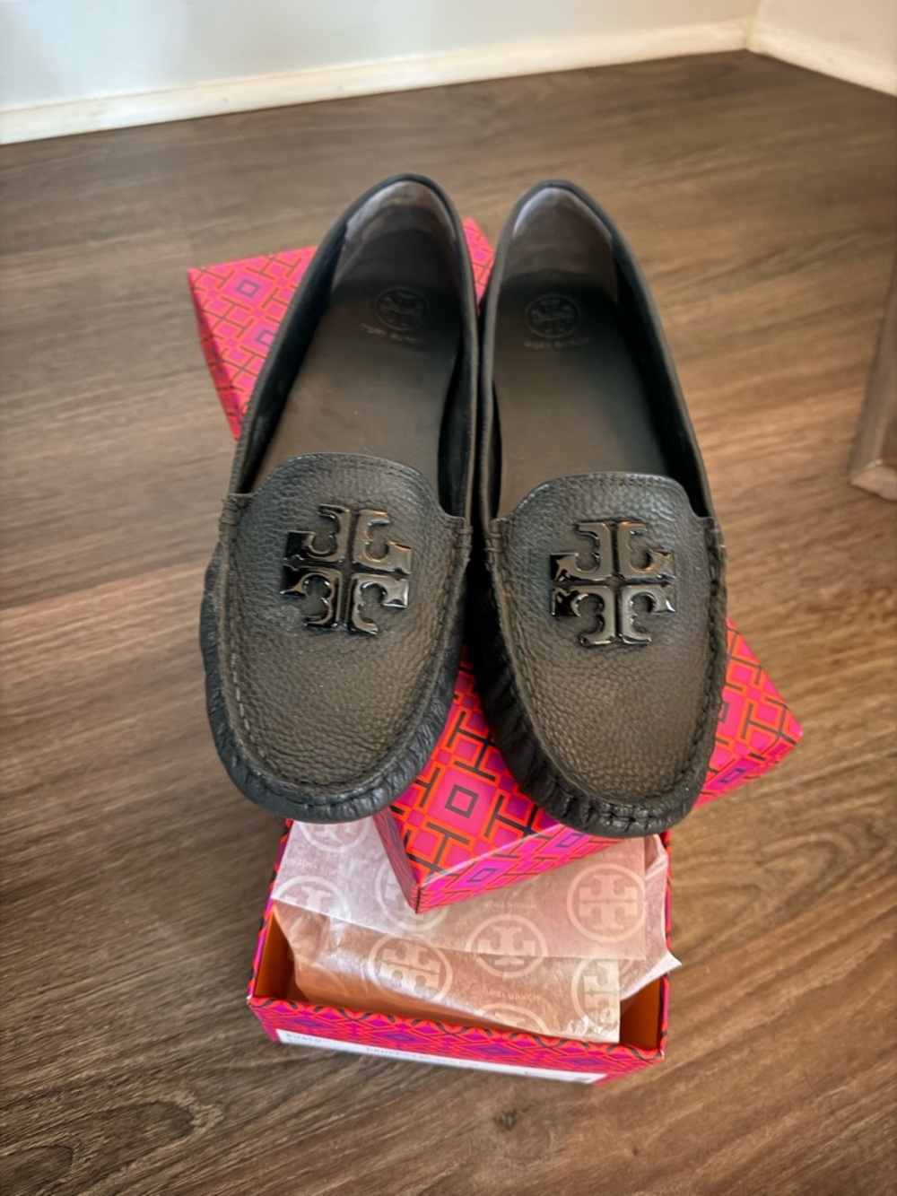 Tory Burch Black Lowell 2 Driver-Tumbled Leather Loafers - Picture 2 of 4